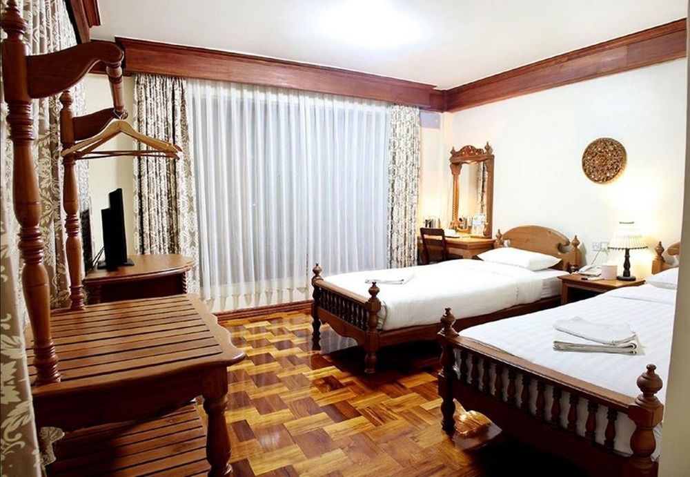 Hotel Mr. Charles 2*