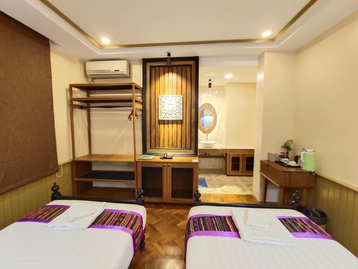 Mr. Charles Hotel 2*