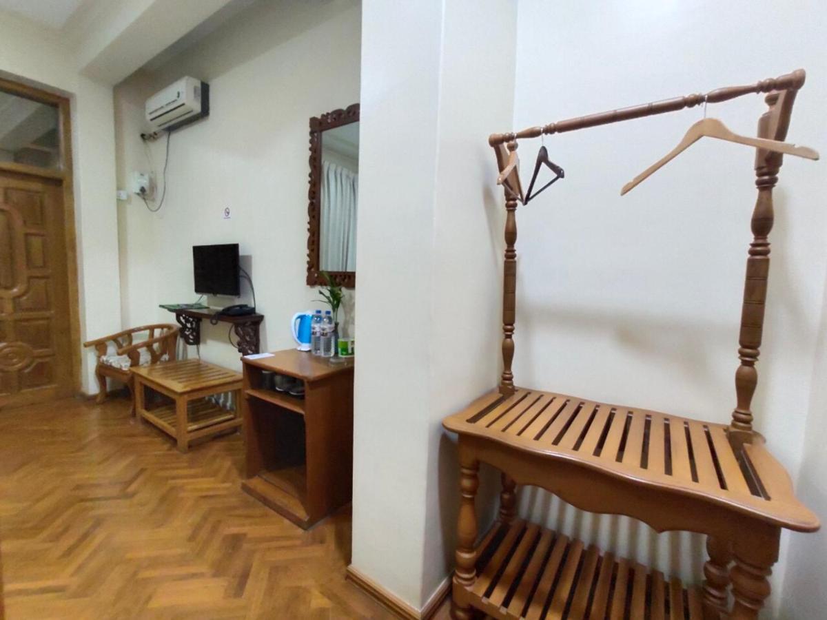 Hotel Mr. Charles Hsipaw
