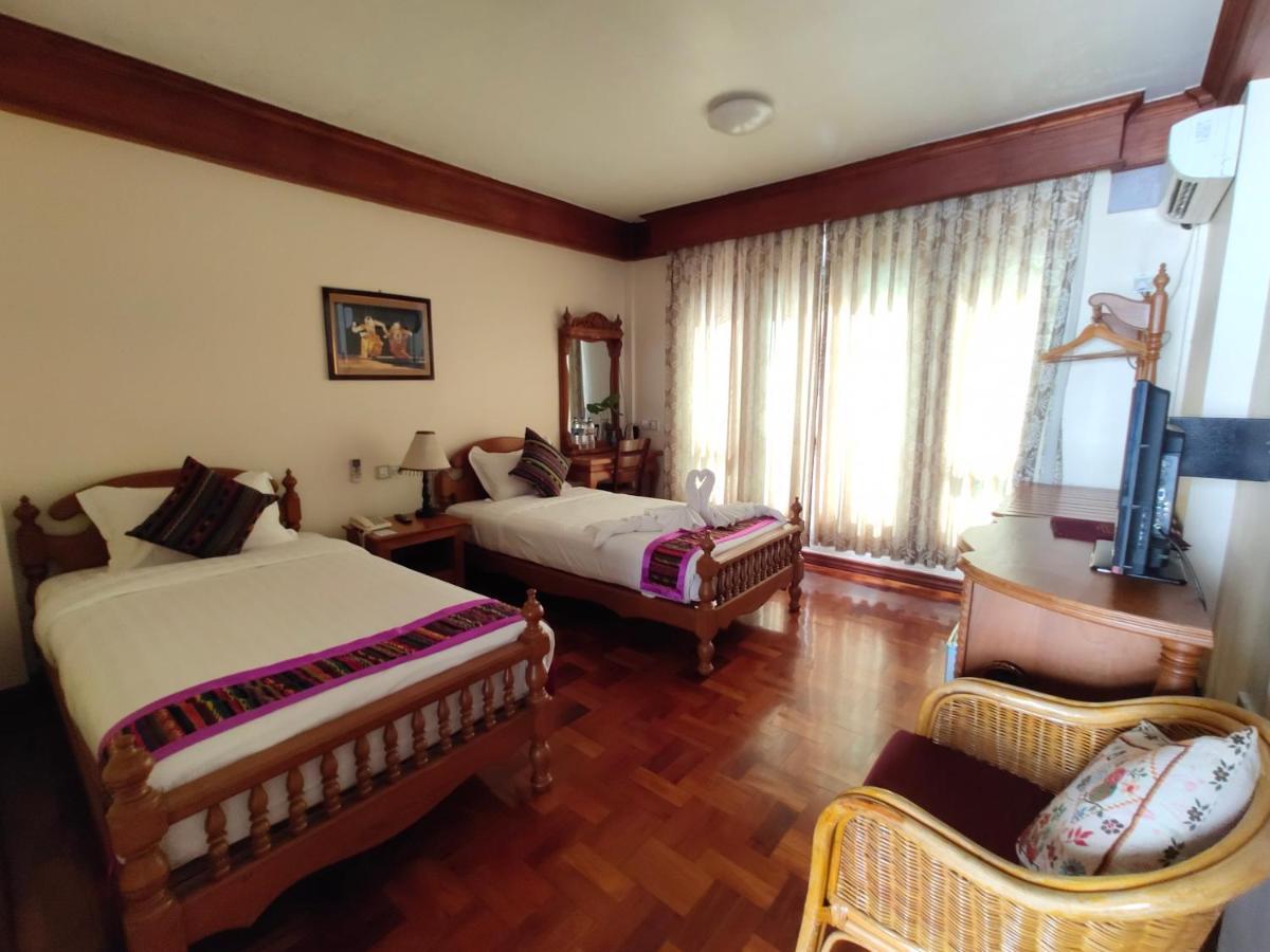 Mr. Charles Hotel 2*