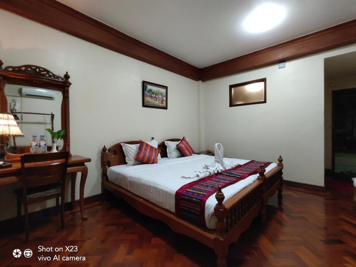 Mr. Charles Hotel 2*