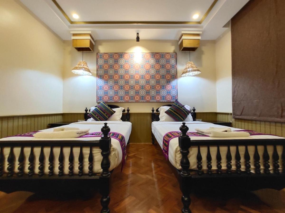 Mr. Charles Hotel 2*